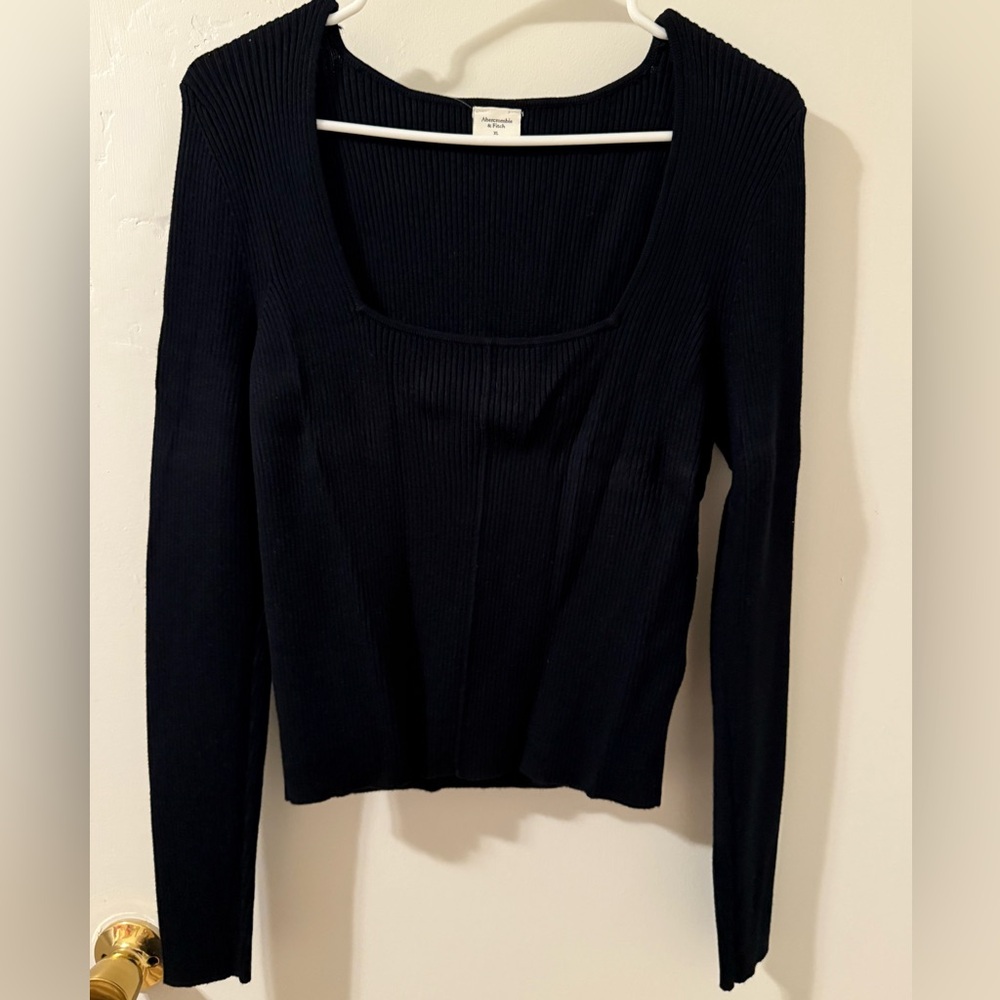 Abercrombie & Fitch Black Fitted Ribbed Sweater